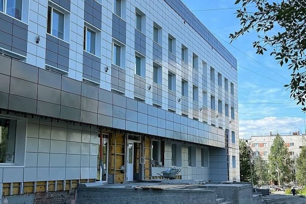 Новый фасад городской поликлиники